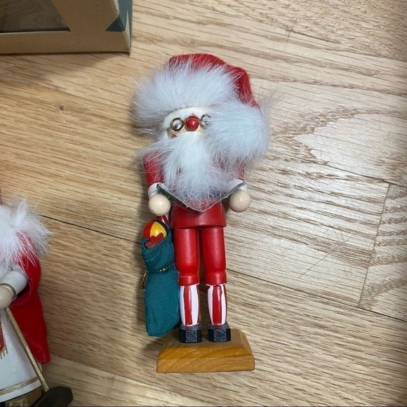 Nutcracker Village Set of 4 Miniature Nutcrackers Santa Christmas Holiday Decor - Picture 7 of 9